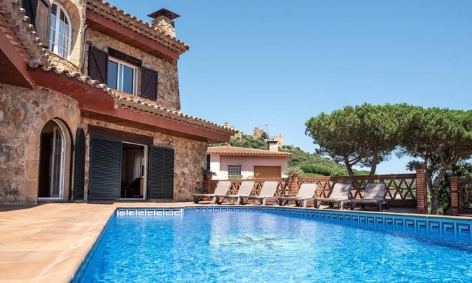 Mas Carbo Villa | House a la Muntanya on the Edge of la Platja
