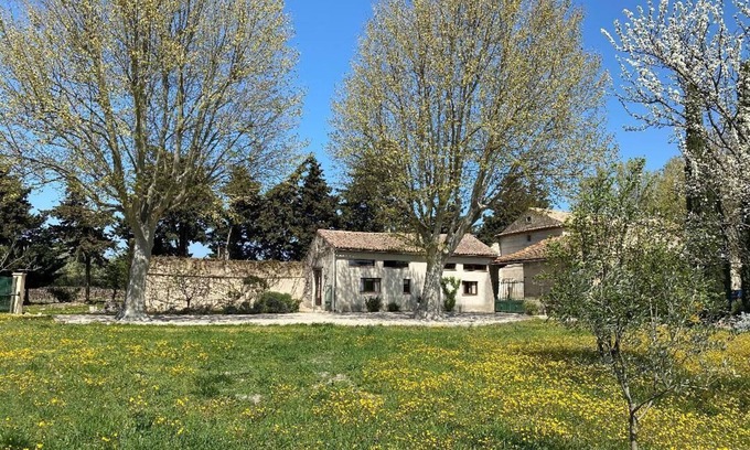 Tulette House | House amidst vineyards in Drôme provençale
