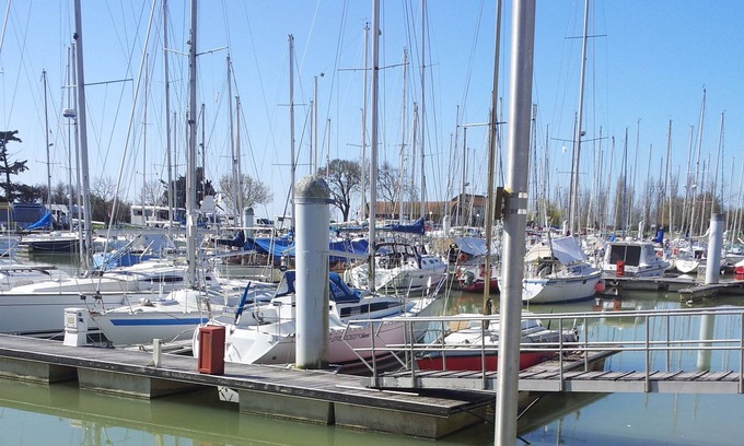 Mortagne-sur-Gironde House | HOUSE COZY 150 meters from the port, near the seaside resort of Royan.