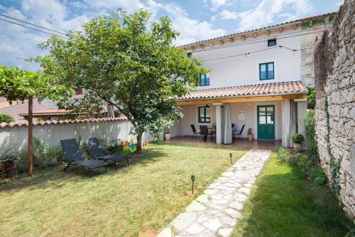 Valtura House | House Eufemia