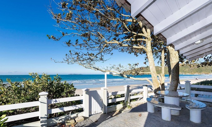 Canto Grande Villa | House facing the sea