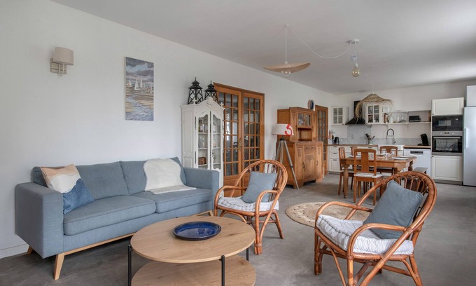 Saint-Jacques Ski Chalet | House for 10 near the beach in Sarzeau