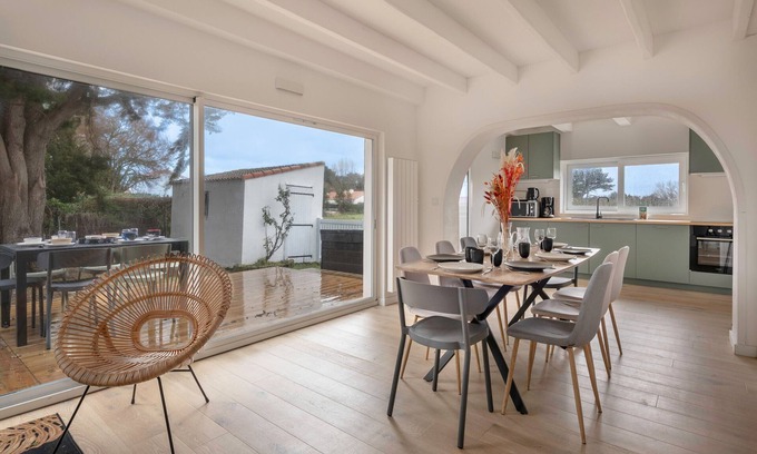 La Bernerie-en-Retz House | House for 8, with jacuzzi 200m from the beach