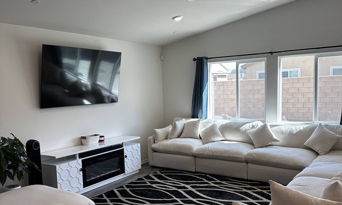 Coachella House | House for Coachella Weekend 2/ Stage Coach less than 2 miles from Festival.