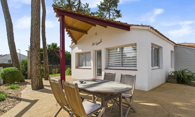 Bretignolles-sur-Mer Ski Chalet | House for 8 - Terrace - Barbecue - 500 m beach