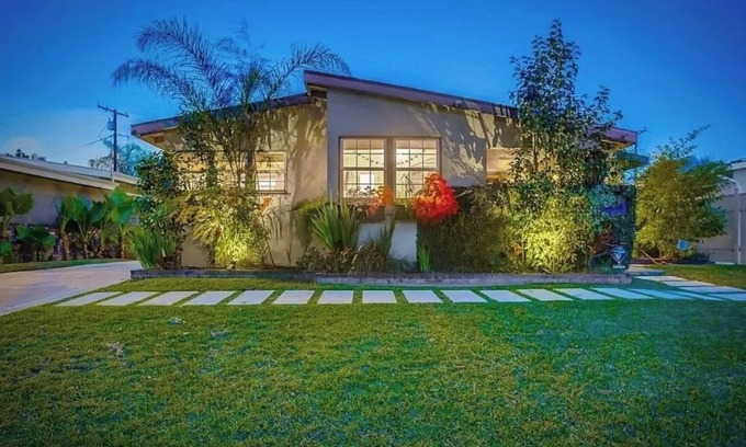The Plaza House | House for travelers with children!