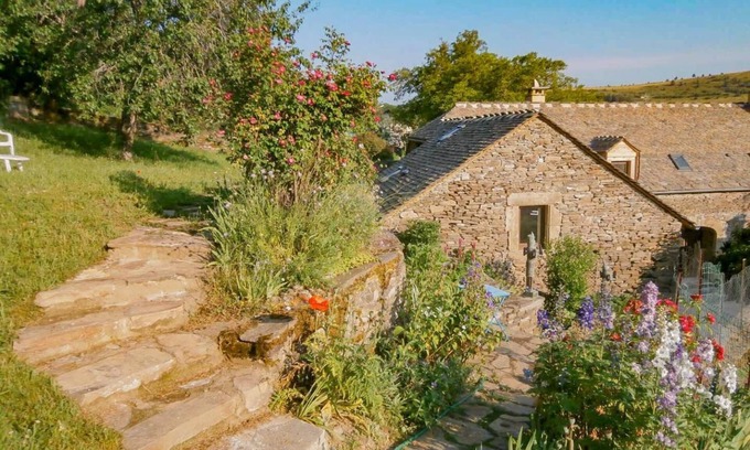 Bagnols-les-Bains House | House