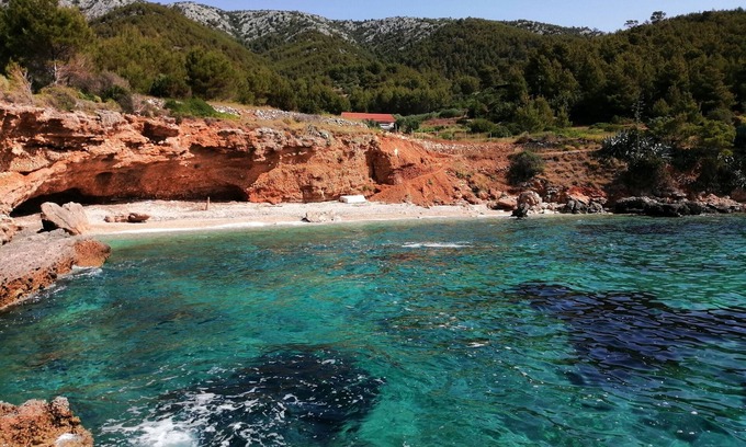 Zavala House | House Gnjila in the bay above the beautiful beach in Gromin Dolac