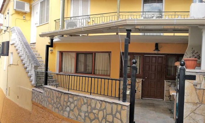 Petaleia Apartment | House Grigoris Tsigros