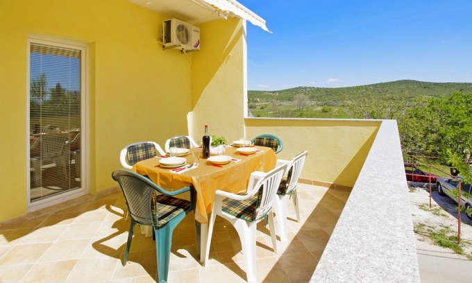 Pirovac House | House Holiday (57521-K1) - Kašić