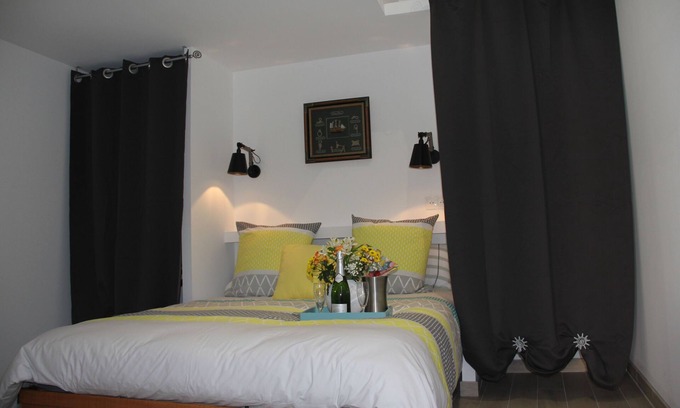 Rochefort House | House "Ile d'Aix" adapted PMR single center Rochefort