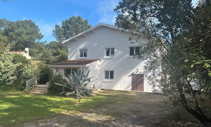 Soulac-sur-Mer House | House in a quiet residential area 12 minutes walk from the beach