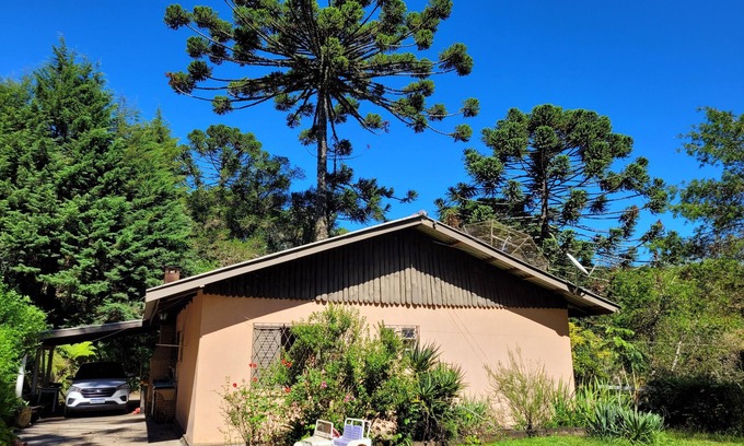 Campos do Jordao Cottage | House in Campos do Jordão - 3 bedrooms and barbecue area