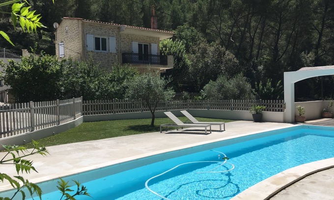 Cuges-les-Pins Villa | House in Cuges les Pins, absolute calm in the hill, with swimming pool