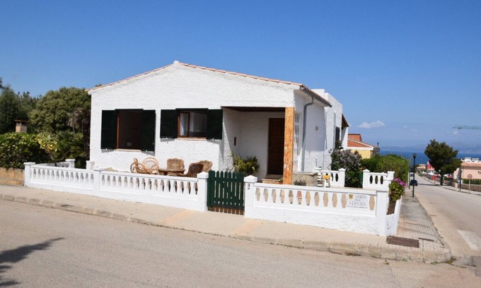 Urbanizacion Mont Ferrutx Ski Chalet | House in a quiet village on the coast.
