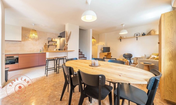 El Palo Ski Chalet | House in fishing village El Palo - TakeCareMalaga
