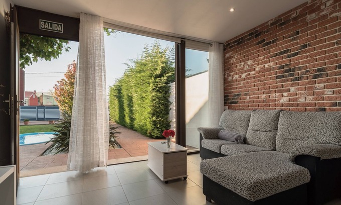 Boiro House | House in Galicia, 5 minutes beaches, with garden and pool