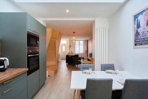Bois Blancs House | House in Lille near Euratech private terrace.