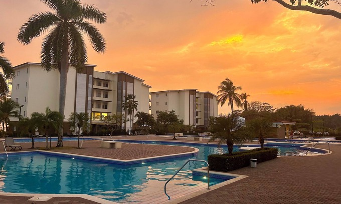 Esterillos Este House | House in private condominium with sports courts and pool in front of the Beach