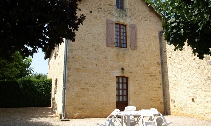 Proissans Cottage | House in Proissans: Comfort, Enclosed Courtyard, Near Sarlat