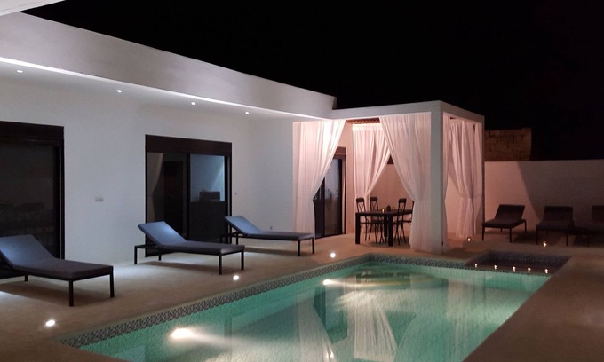 Ngaparou House | HOUSE IN THE HEART OF THE VILLAGE