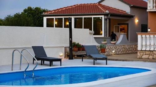 Zaton House | House Isabell