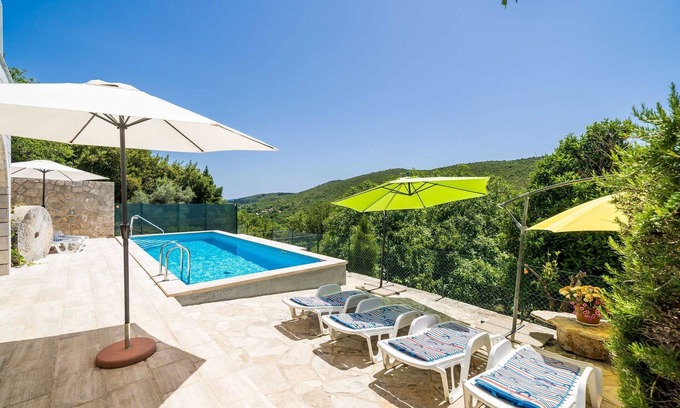 urinici House | House Kočan-Four Bedroom Villa with Terrace and Swimming Pool