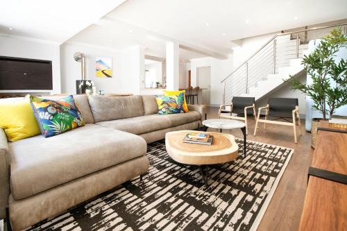 Stellenbosch Central House | House La Gratitude - secure parking