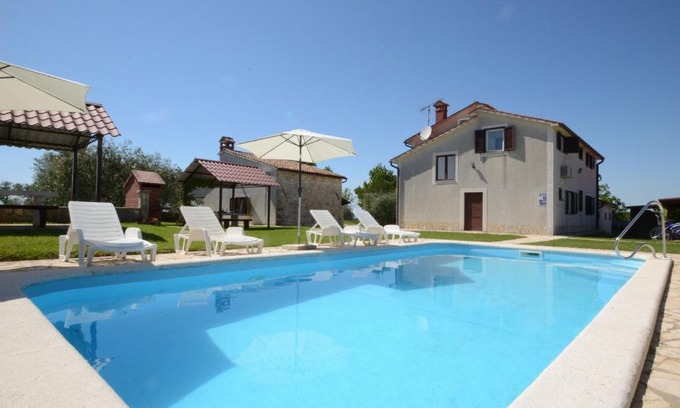 Lasici House | House Mariano