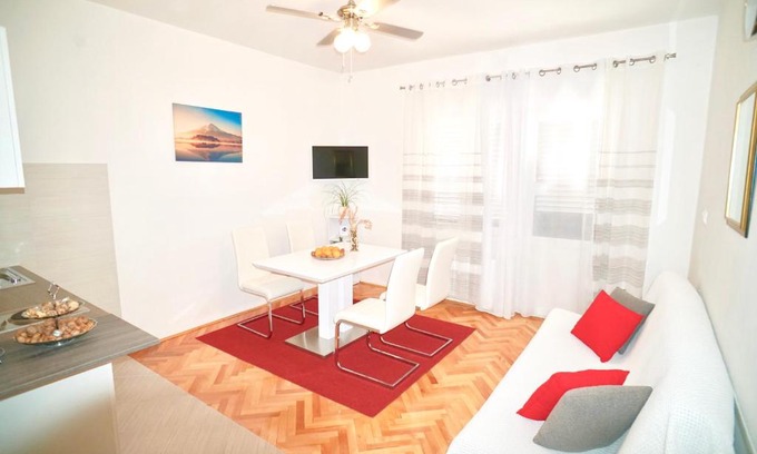 Seget Donji House | House Mariposa