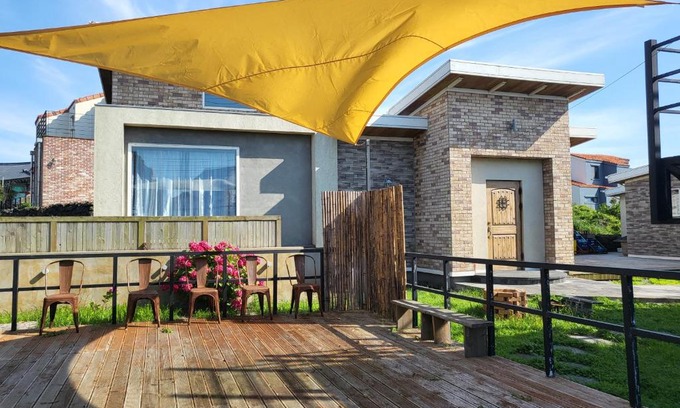 Hallim House | House MOZAC