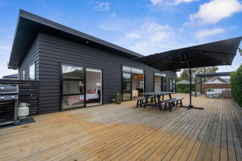 Martinborough House | House Naomi - Martinborough Holiday Home