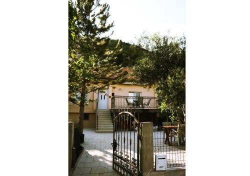 Zitomislici House | House Natural