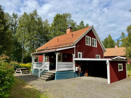 Filipstad Municipality House | House near forest and water
