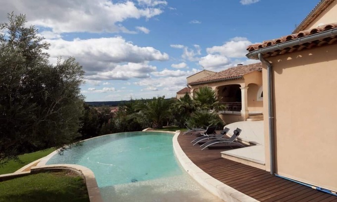 Rochefort-du-Gard House | House of character with stunning views near Avignon