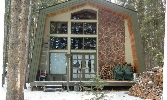 Blue River Ski Chalet | House on 1 Acre - 5 Minutes to Lifts!
