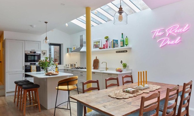 Deal House | House on Beaconsfield by Coaste - spacious seaside home perfect for relaxing with friends or family