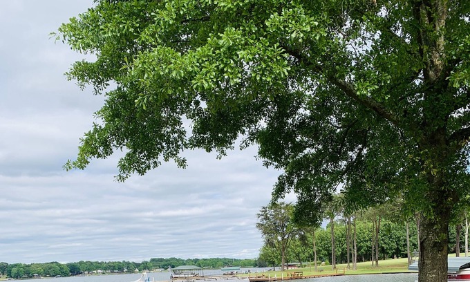Inman House | House on Lake Bowen with Breathtaking Views of the Water
