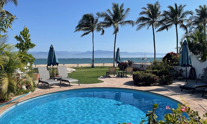 Flamingos House | House on the beach in La Cruz, DISCOUNT: for July-Oct, 3BD 3bath, sleeps 7