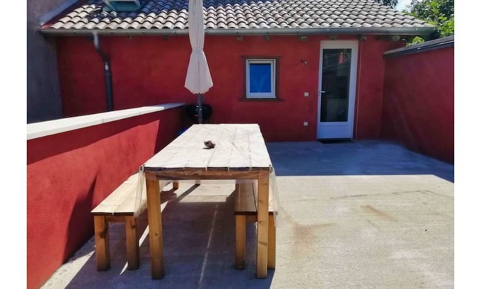 Quincie-en-Beaujolais House | House, quiet, garden and private terrace