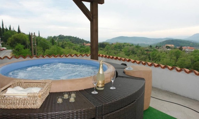 Konavle House | House Rilović - Two Bedroom House with Swimming Pool and Jacuzzi
