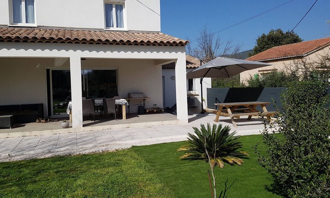 Le Cannet-des-Maures House | house, terraces, jacuzzi