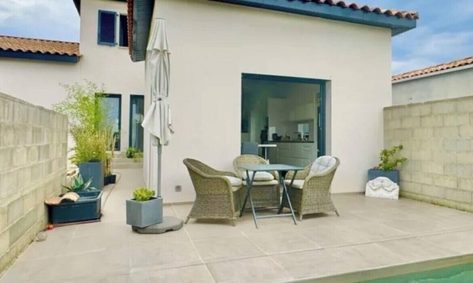Rochefort-du-Gard House | House ventoux view, swimming pool