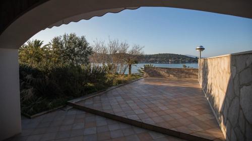 Loviste House | House Victoria
