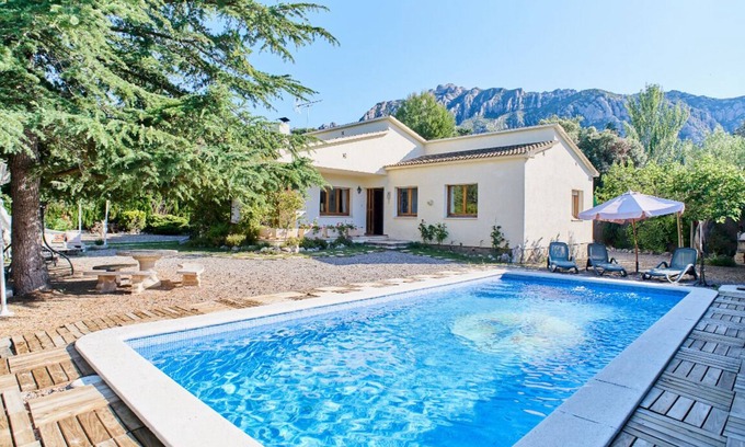 El Pla del Castell Ski Chalet | House/Villa - CollbatóHouse with pool and garden
