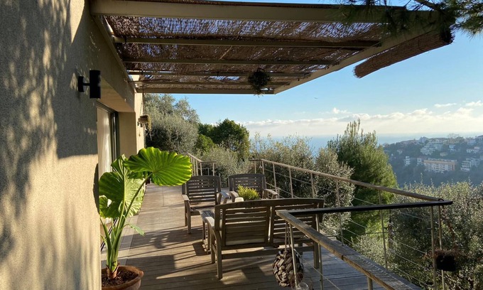 Saint Pierre de Feric Villa | House Villa contemporary view sunlit sea