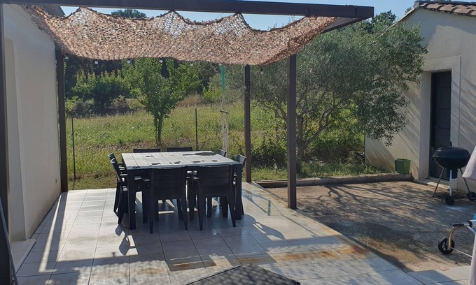 Saint-Paulet-de-Caisson Villa | House with swimming pool and swing 10 minutes from Ardèche and 1 hour from the beach