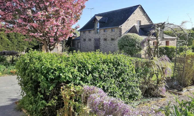 Segre-en-Anjou-Bleu Cottage | House with character