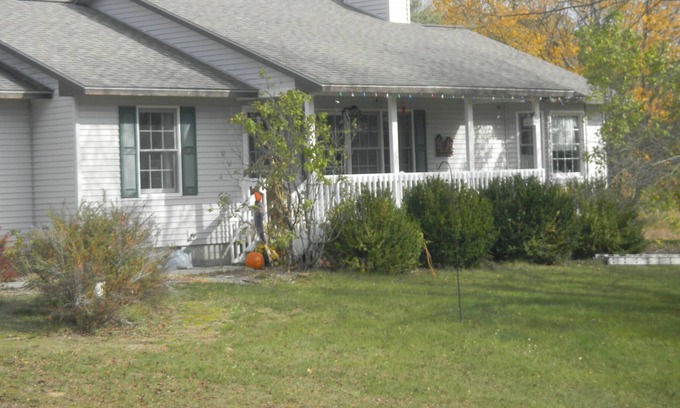 Thompsonville House | HOUSE WITH 2 Bed and 2 Baths 1 mile from Great KAYAKING, GOLF, FISHING, BIKING