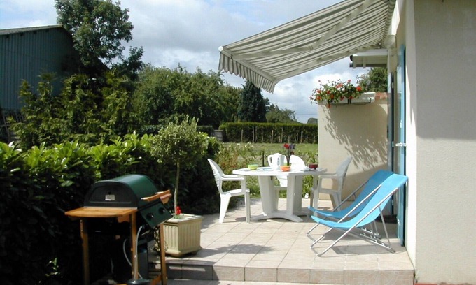 Auppegard House | House with enclosed garden in village near dieppe